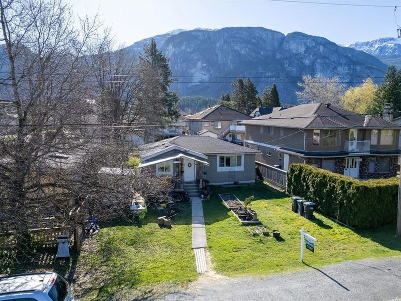 37986 Sixth Avenue, Squamish, V8B 0A4 | Image 2