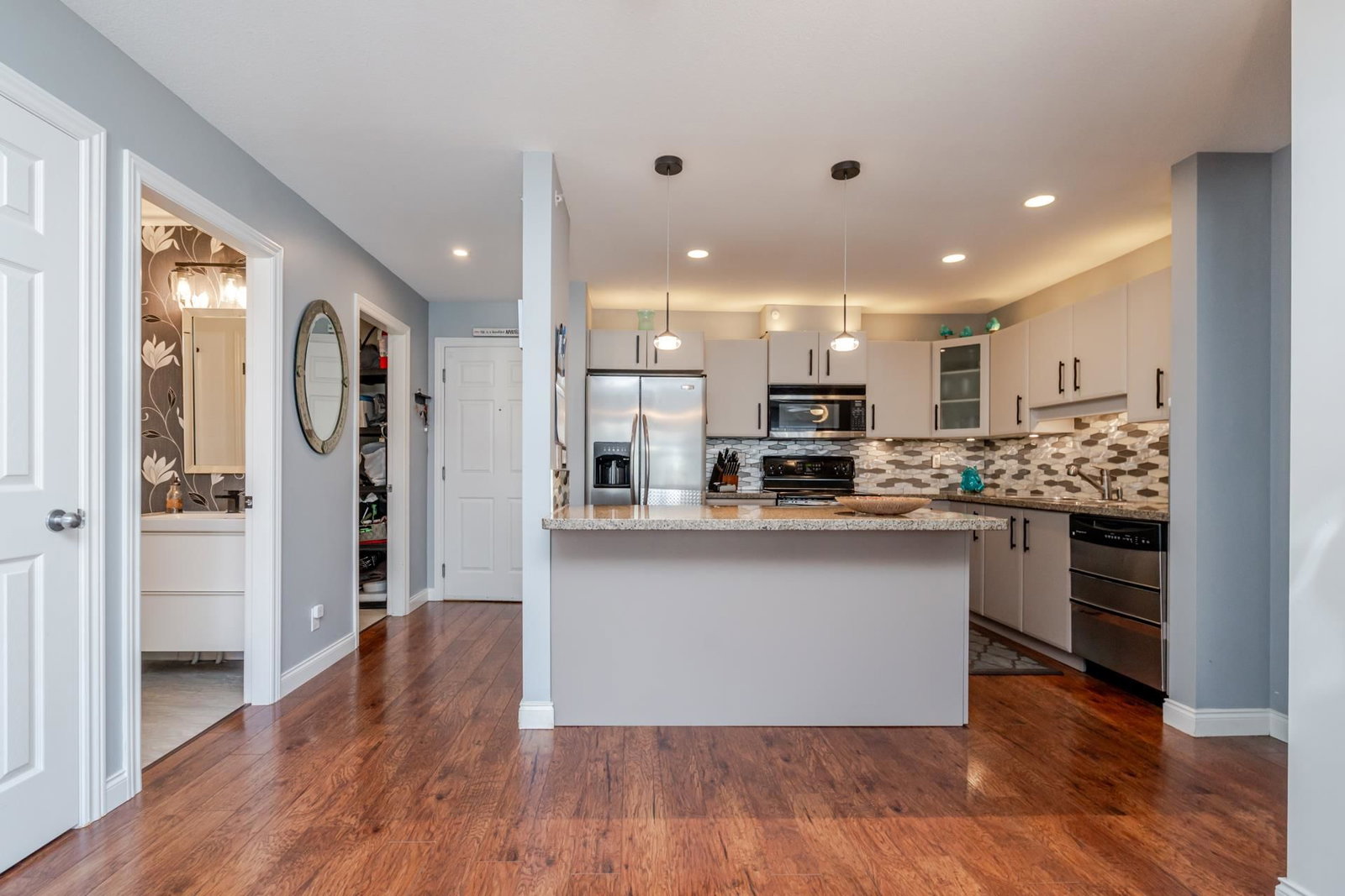 Listing Image 10