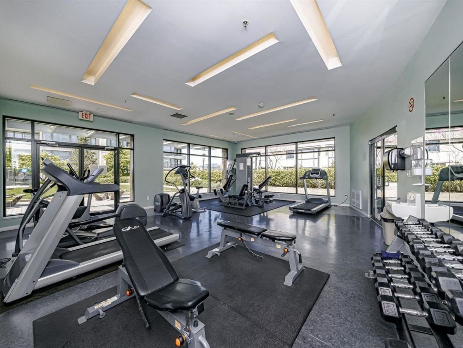 Listing Image 10
