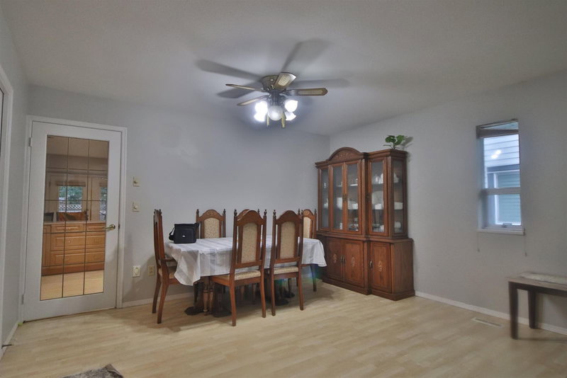 15474 92a Avenue, Surrey, V3R 9B1 | Image 3