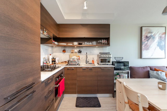 2101 - 570 Emerson Street