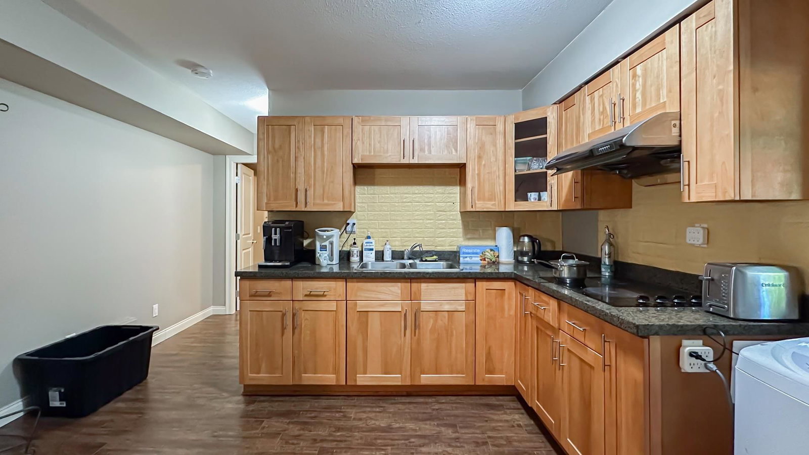 Listing Image 30
