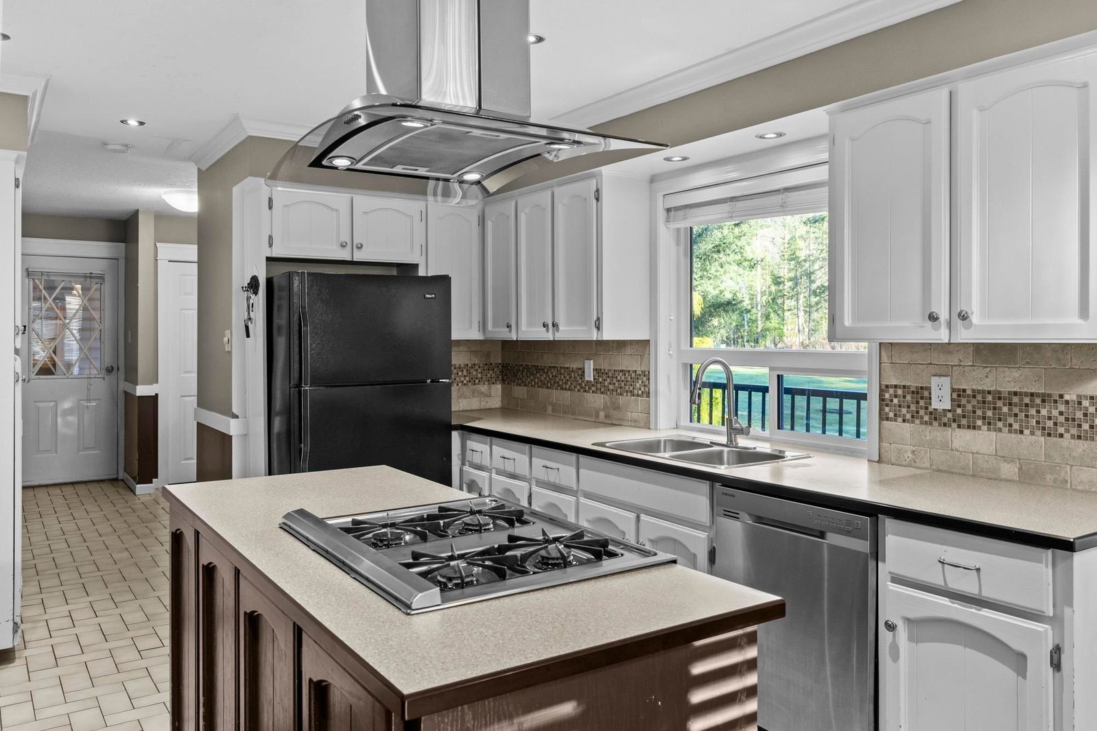 Listing Image 19