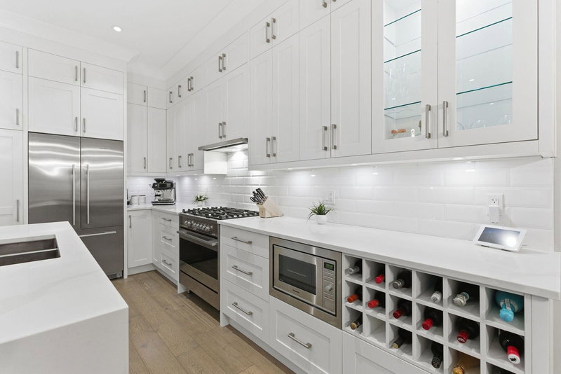 15786 23b Avenue, Surrey, V4A 9Y4 | Image 2