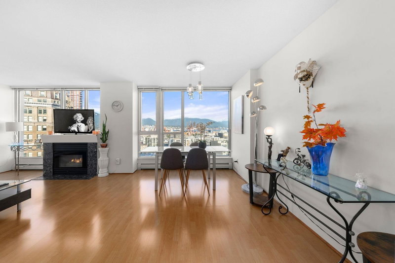 1702 - 183 Keefer Place, Vancouver, V6B 6B9 | Image 2