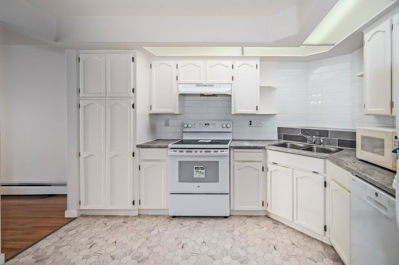 215 - 31930 Old Yale Road, Abbotsford, V2T 2C7 | Image 3