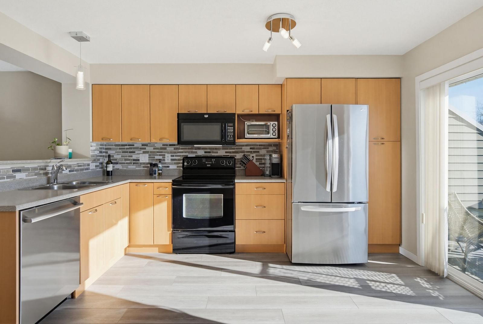 Listing Image 10