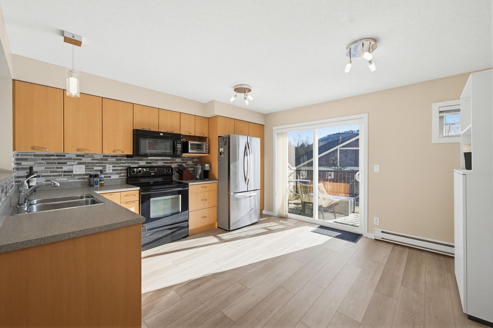 Listing Image 9