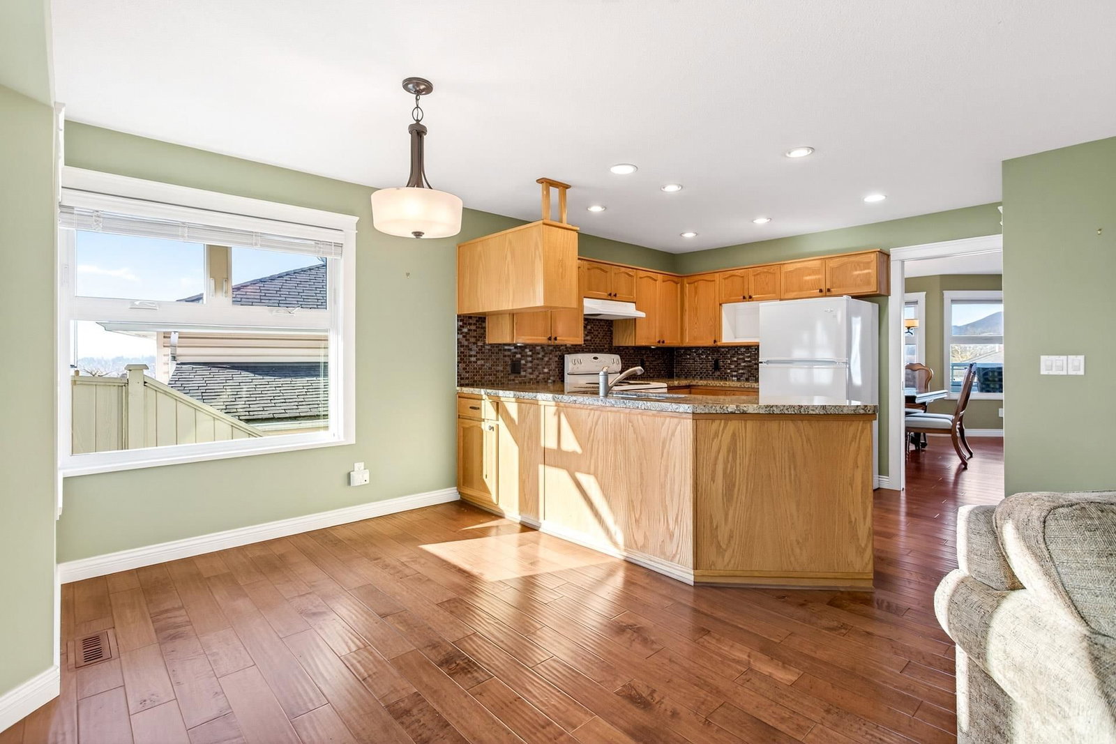 Listing Image 15