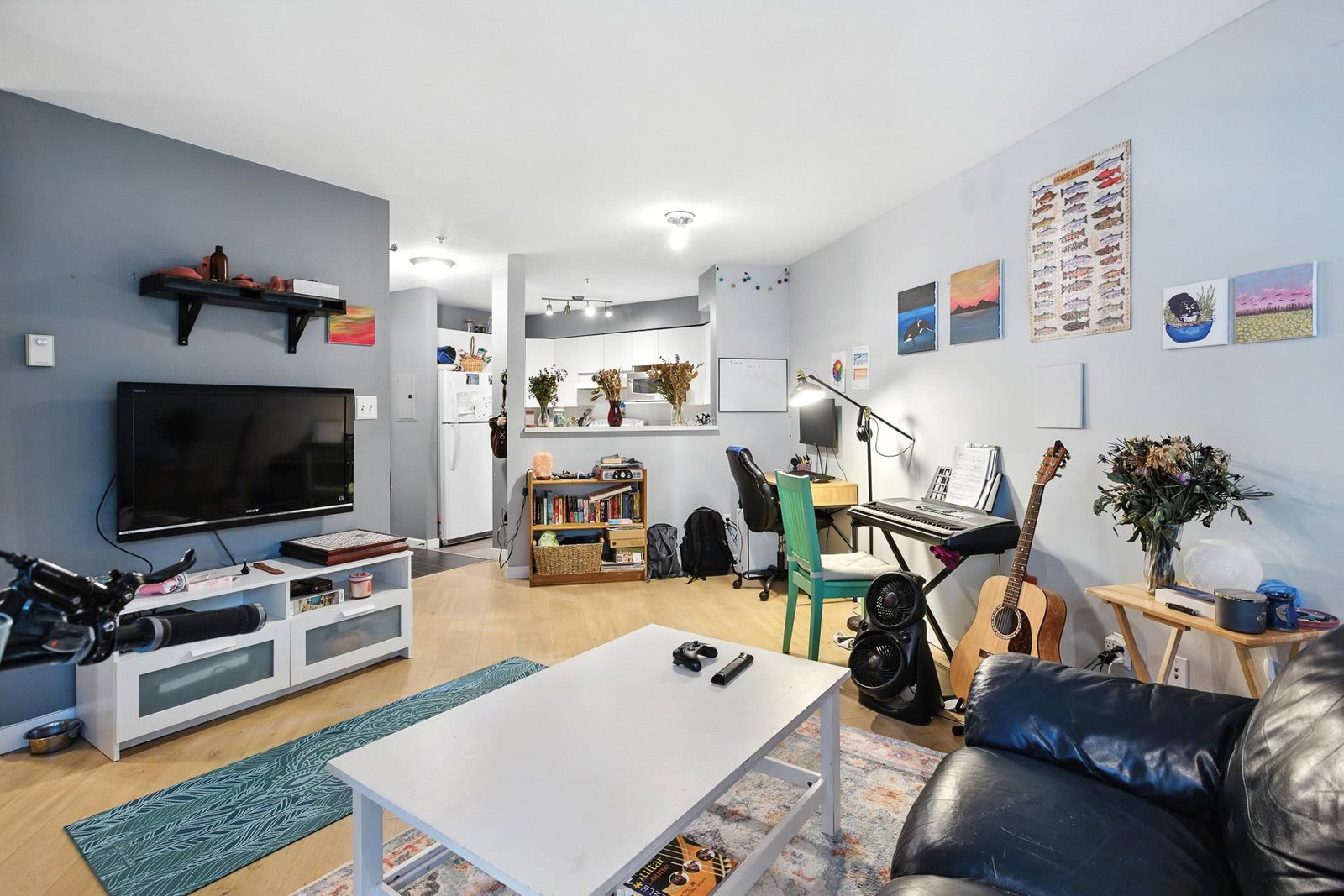 Listing Image 12