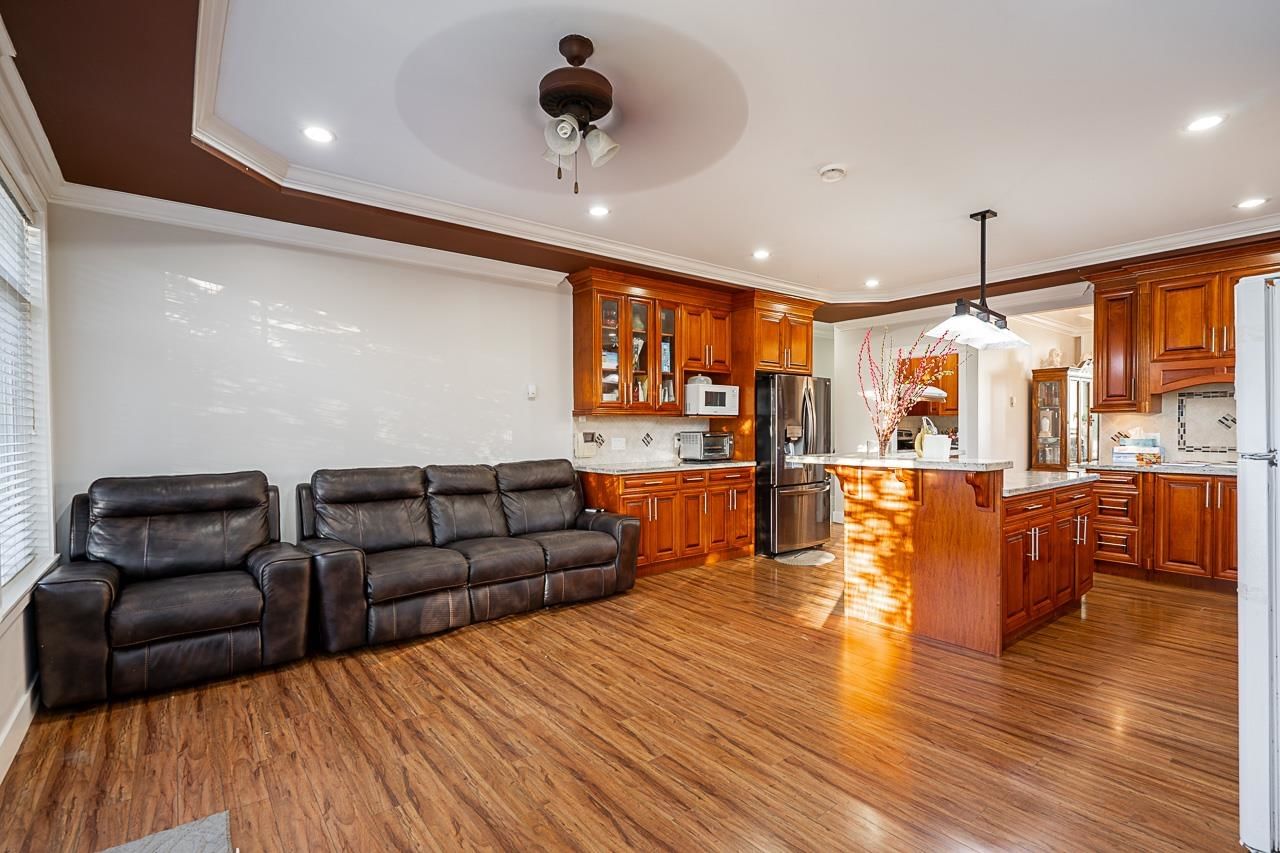 Listing Image 15