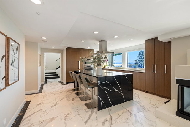 701 - 3105 Deer Ridge Drive