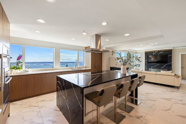 701 - 3105 Deer Ridge Drive