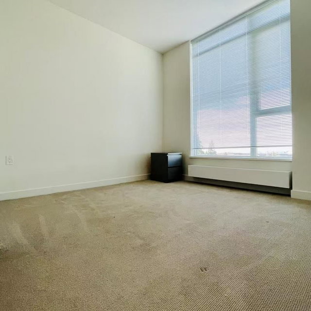 805 - 8850 University Crescent