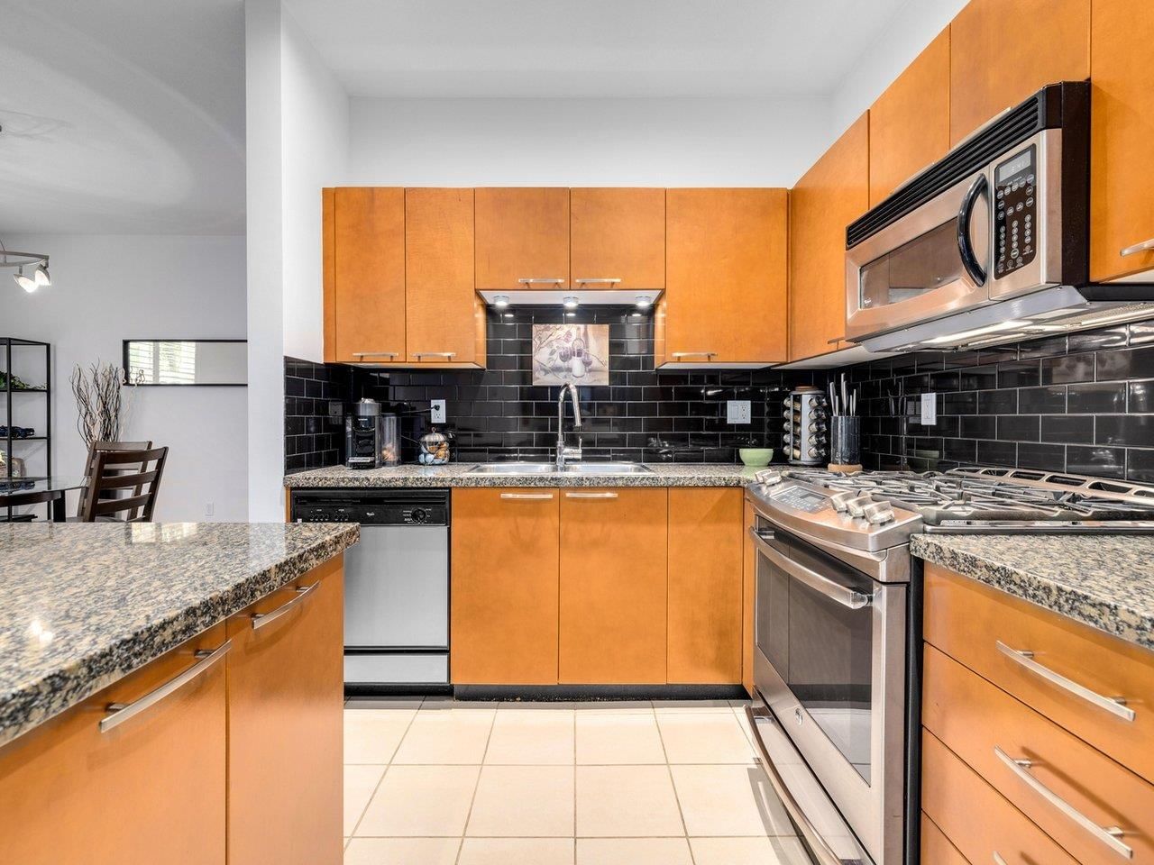 Listing Image 7