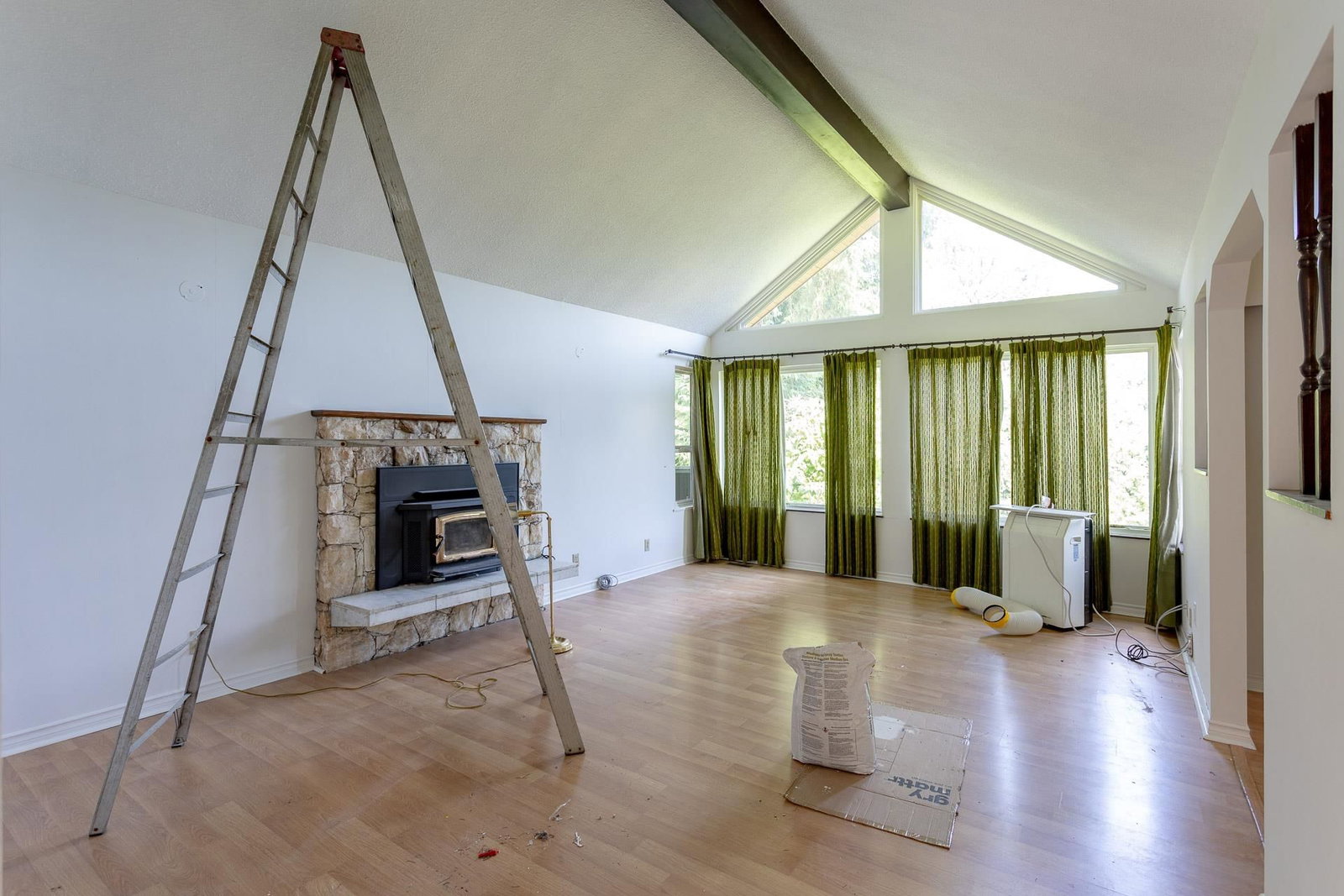 Listing Image 19