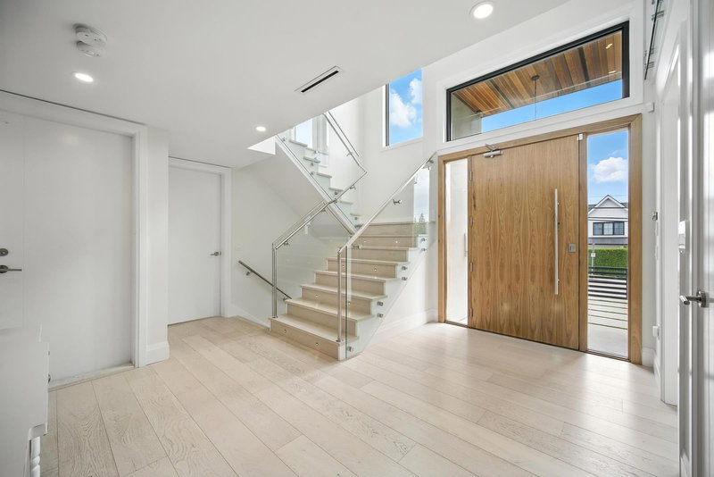 2113 Dawes Hill Road, Coquitlam, V3K 1N2 | Image 2