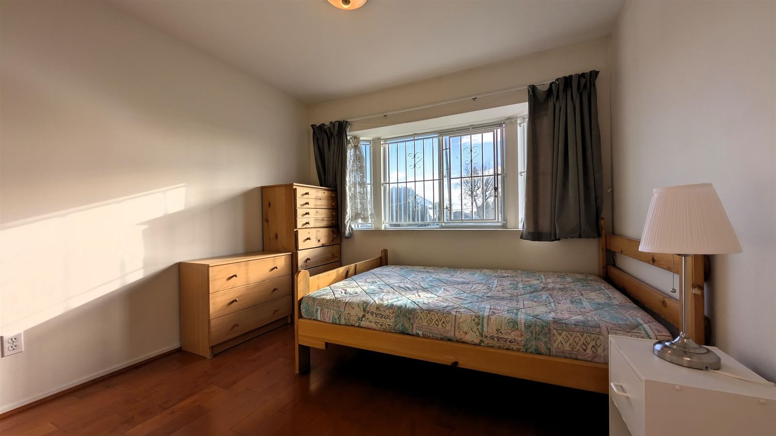 Listing Image 9