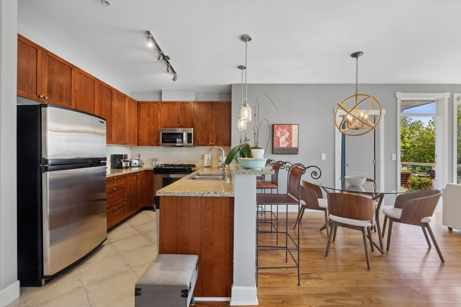 Listing Image 15
