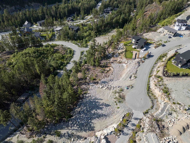 9377 Flicker Way, Whistler, V8E 1M1 | Image 2