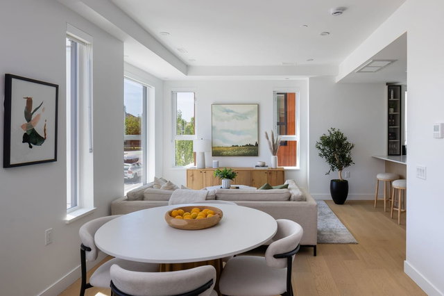 213 - 715 49th Avenue W