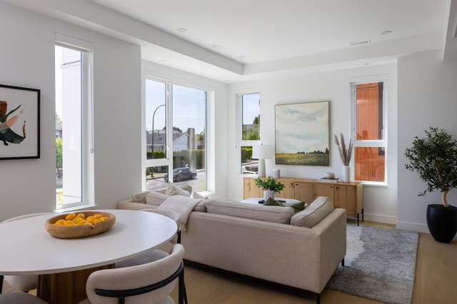 213 - 715 49th Avenue W