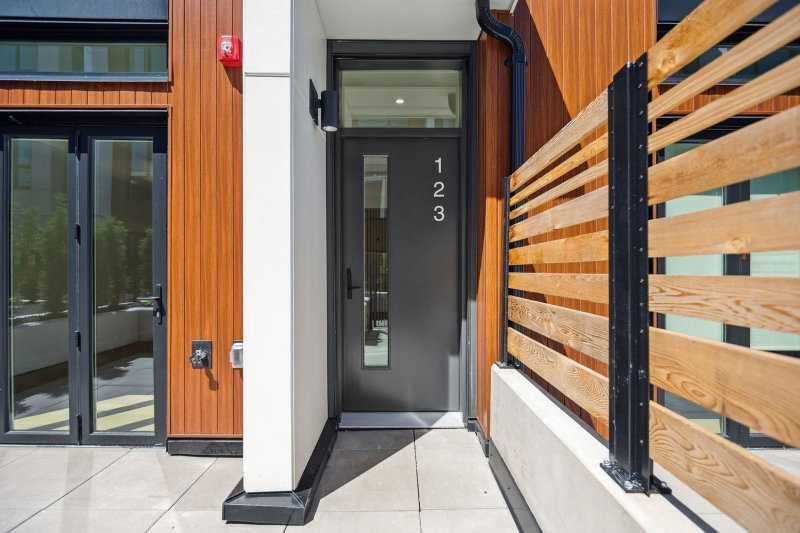 123 - 725 49 Avenue W
