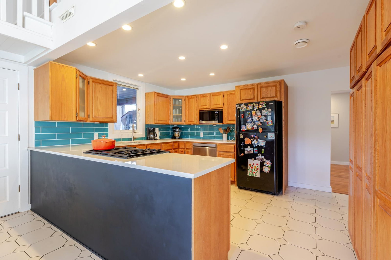 Listing Image 10