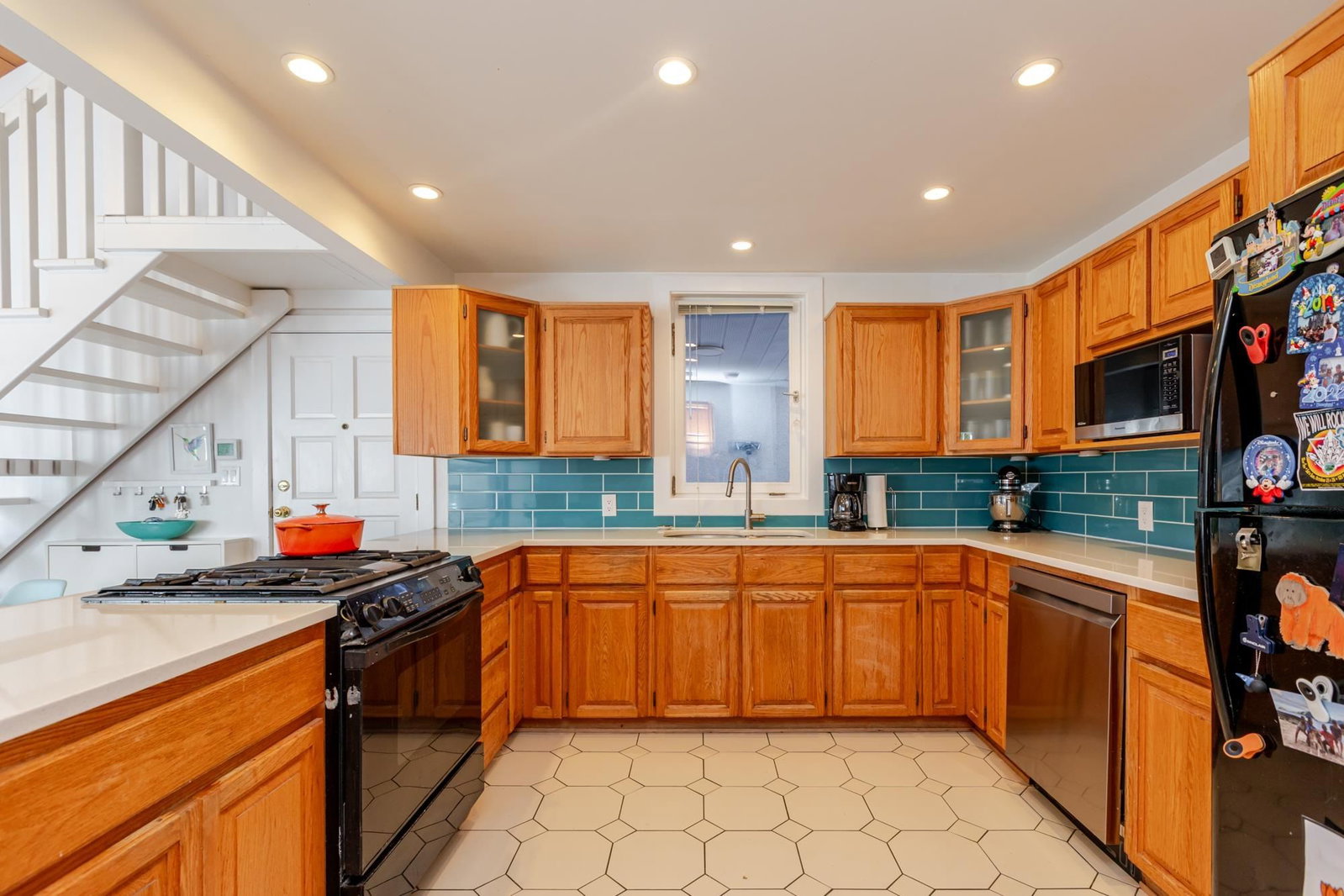 Listing Image 11