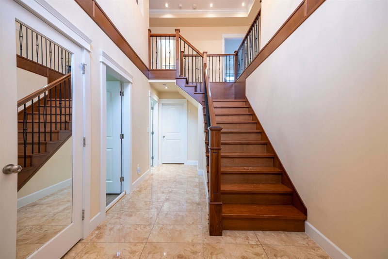 4346 Wildwood Crescent, Burnaby, V5G 2M4 | Image 3