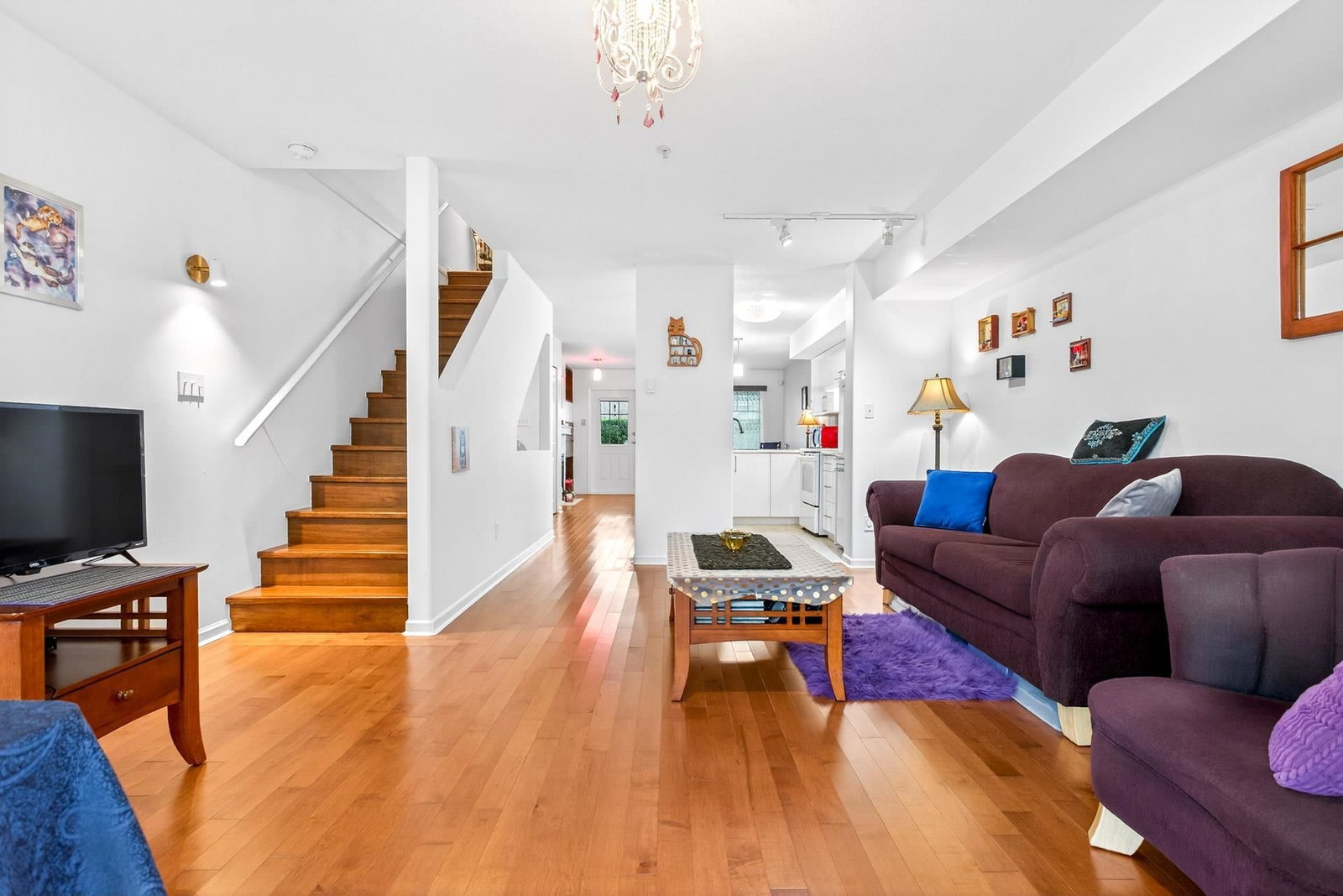 Listing Image 19