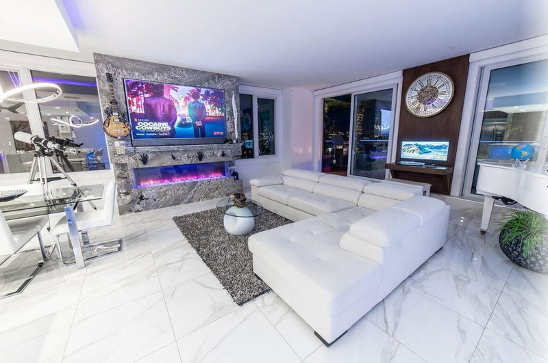 PH - 199 Drake Street, Vancouver, V6Z 2Y8 | Image 2