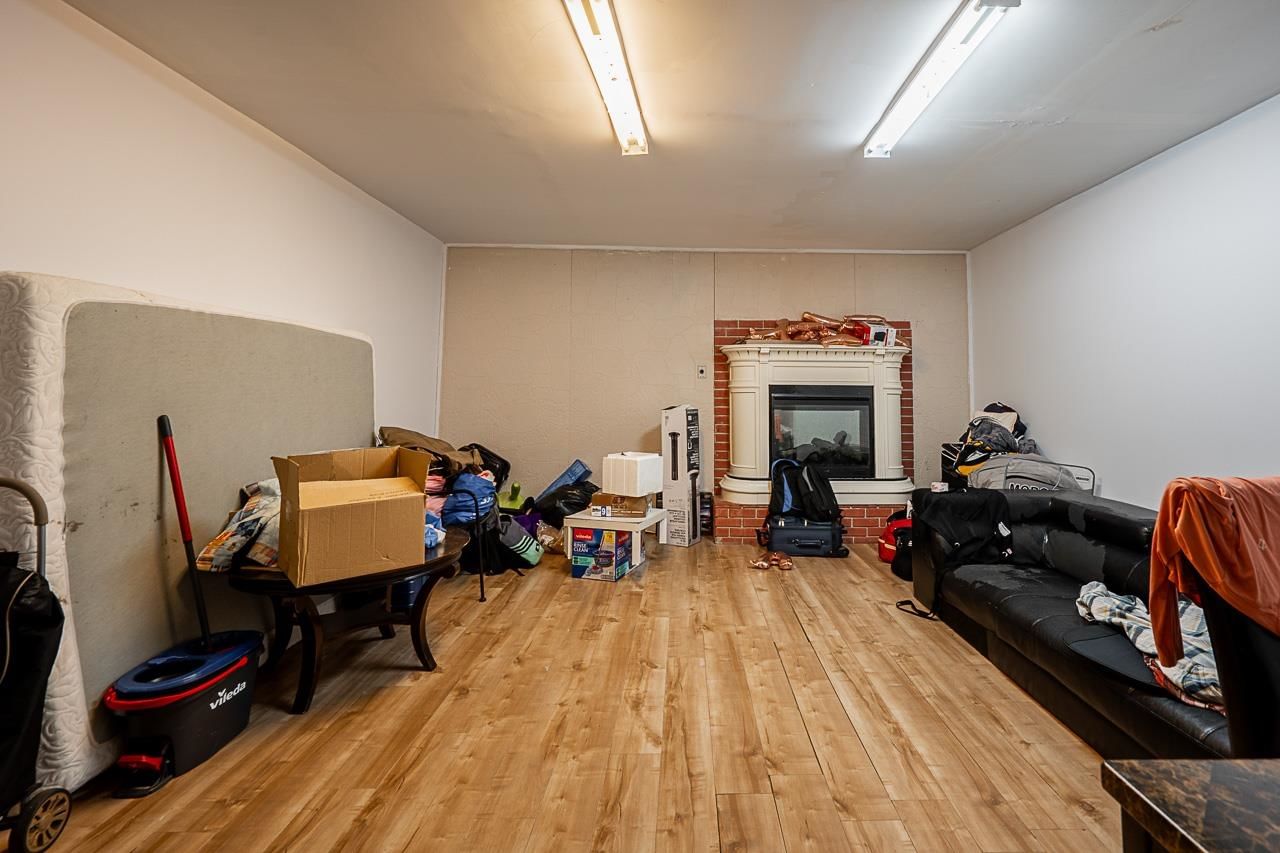 Listing Image 24