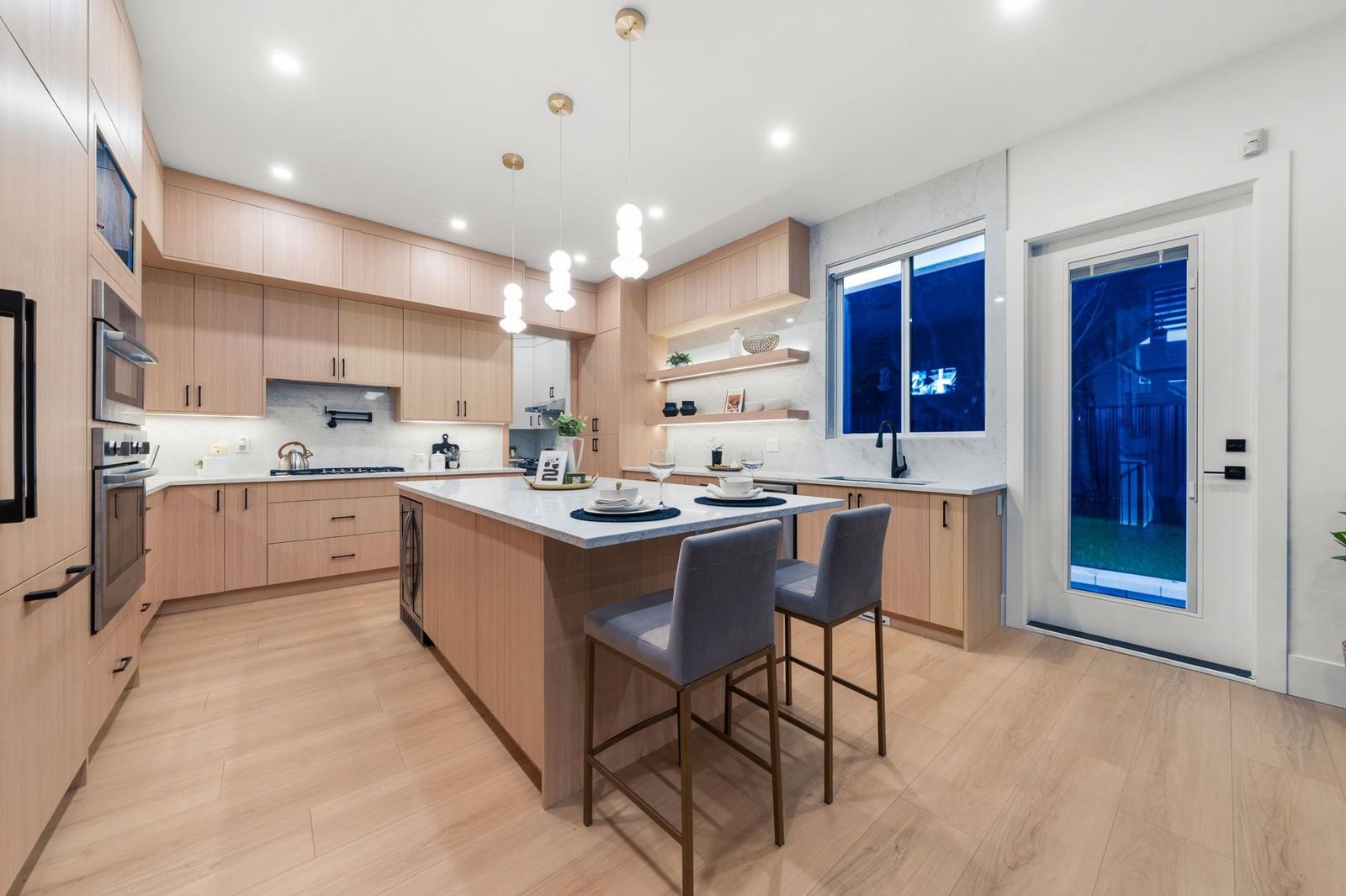 Listing Image 10