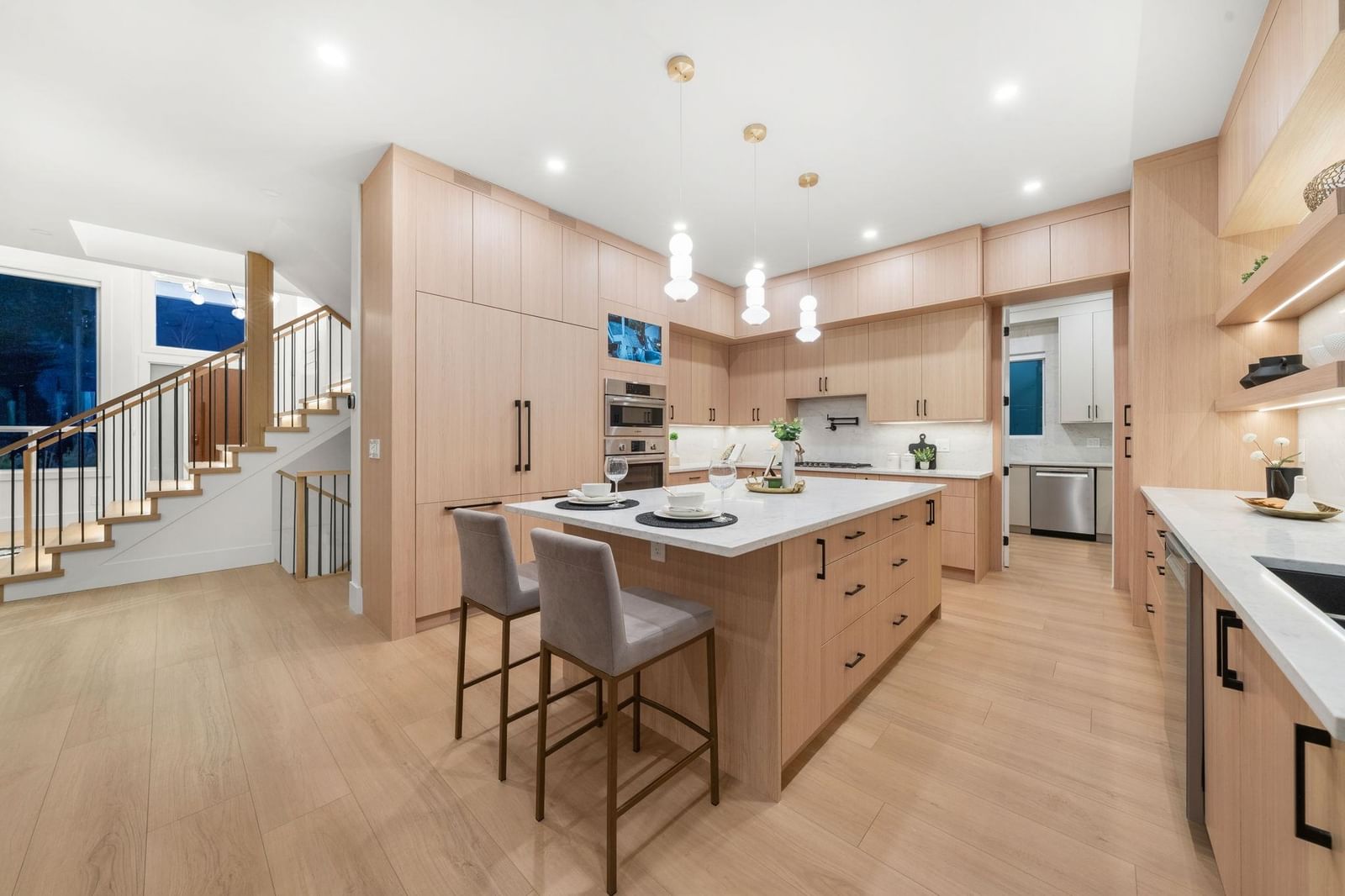 Listing Image 12