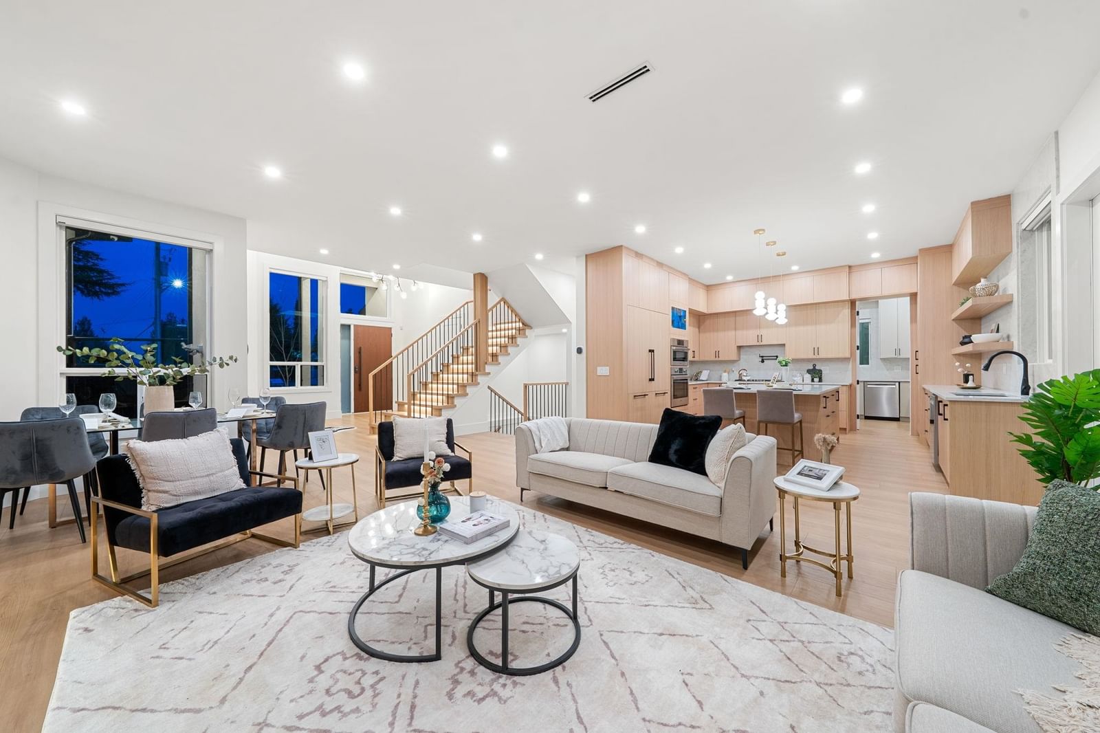 Listing Image 9