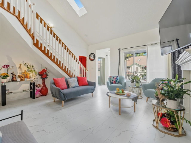 210 - 10308 155a Street