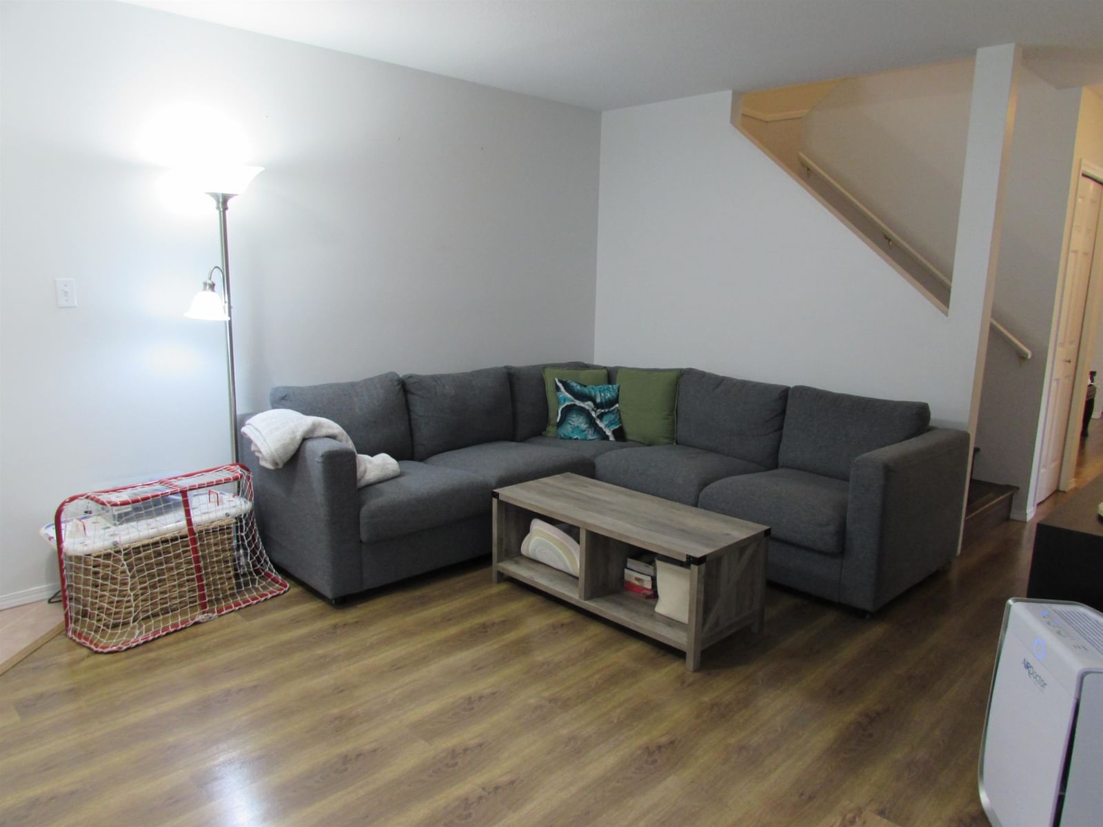Listing Image 10