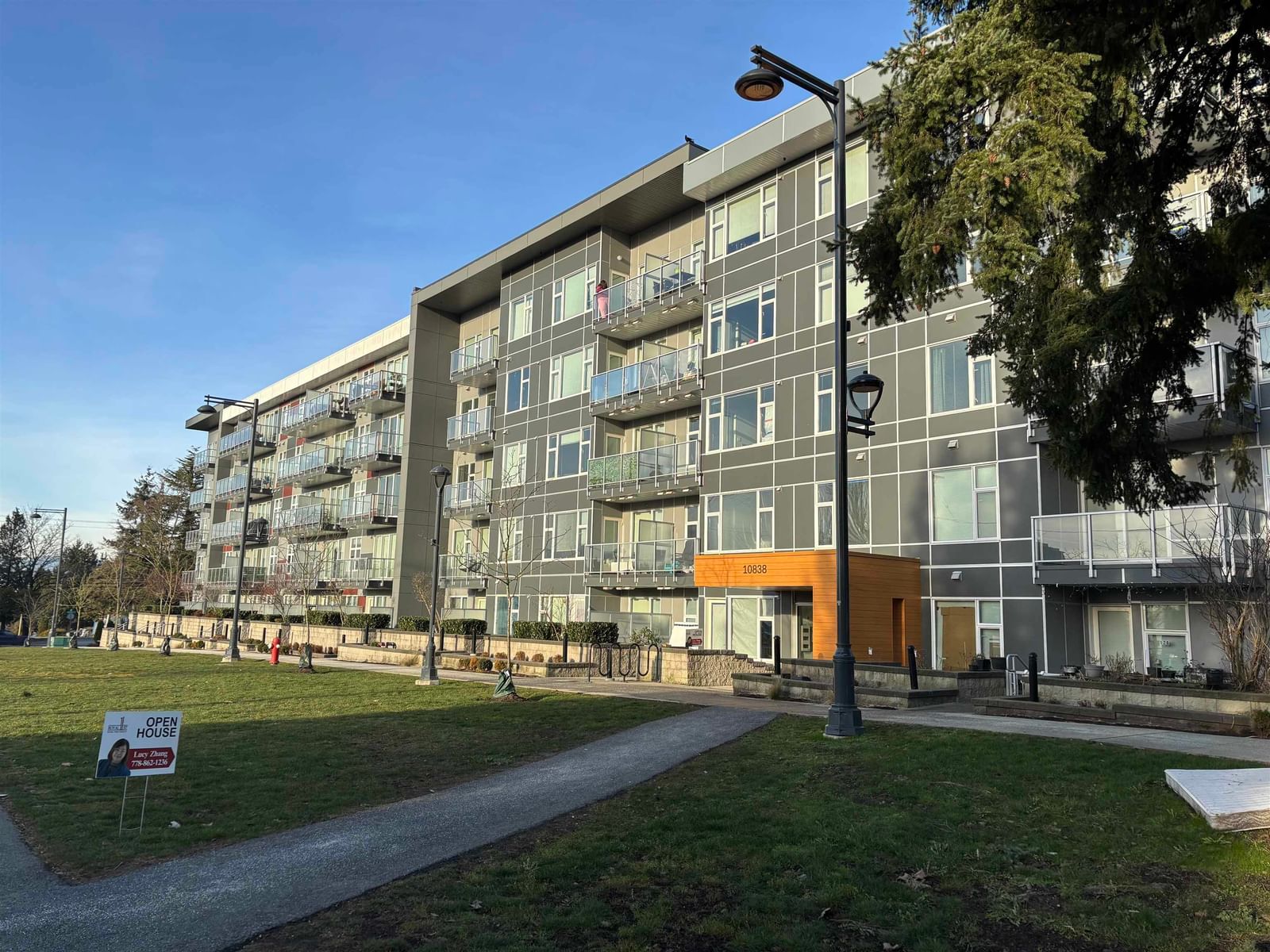 Listing Image 12