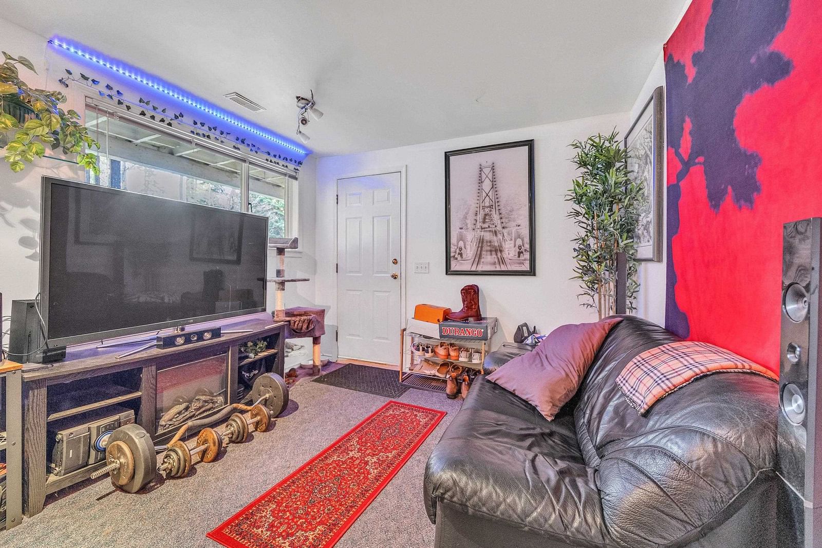 Listing Image 19