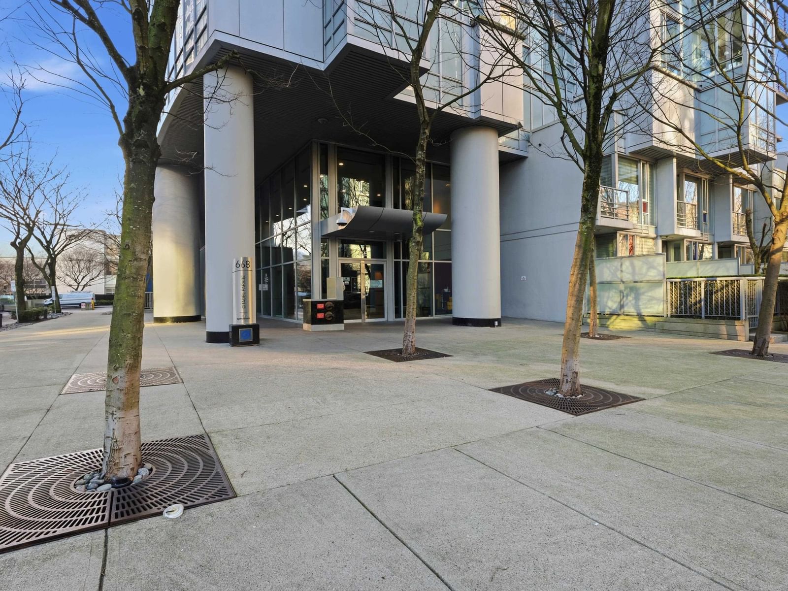 Listing Image 10
