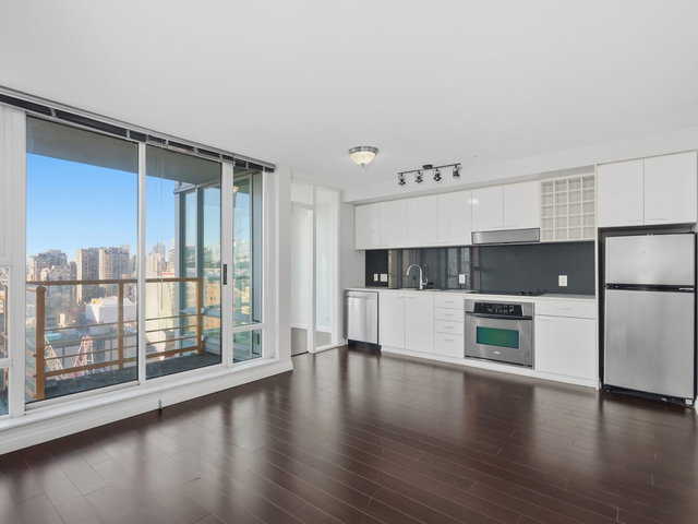 2001 - 668 Citadel Parade