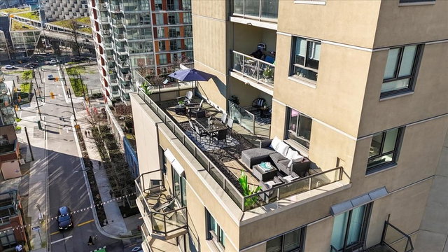 1006 - 789 Drake Street