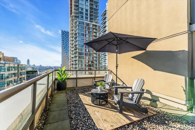 1006 - 789 Drake Street