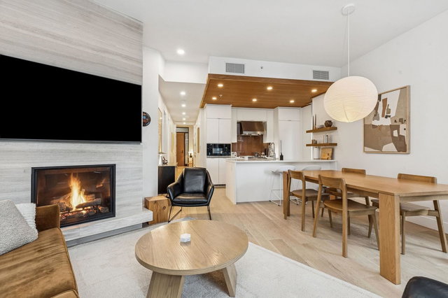 401 - 6699 Nelson Avenue