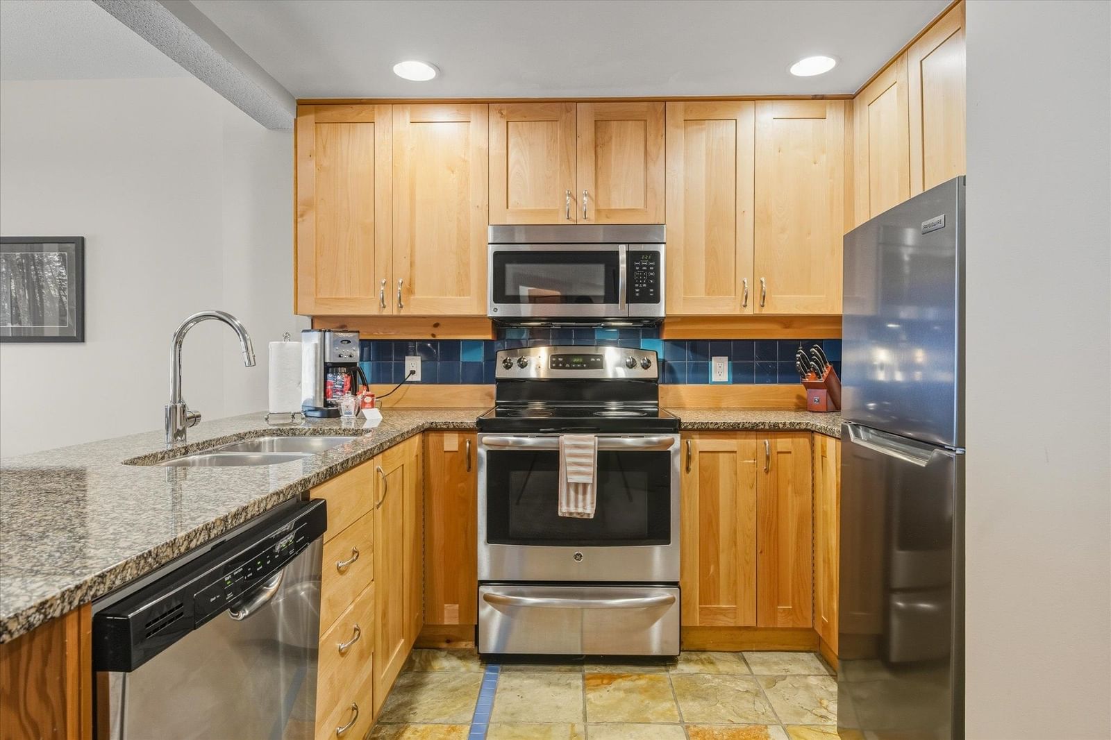 Listing Image 12