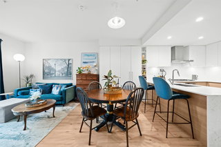 422 - 3131 Murray Street