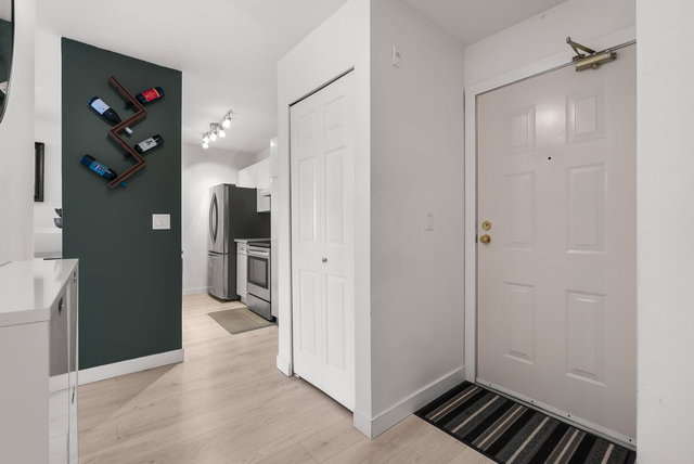 322 - 98 Laval Street