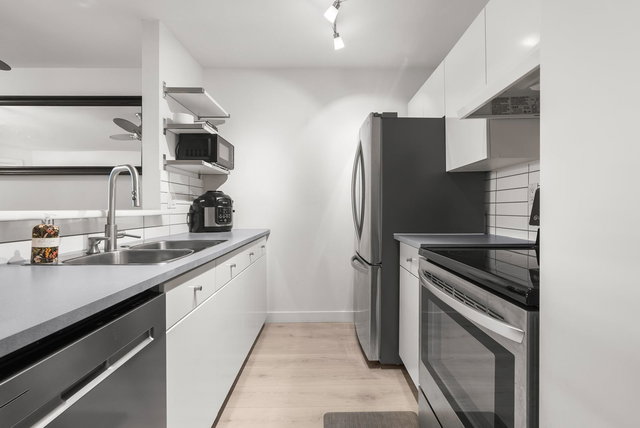 322 - 98 Laval Street