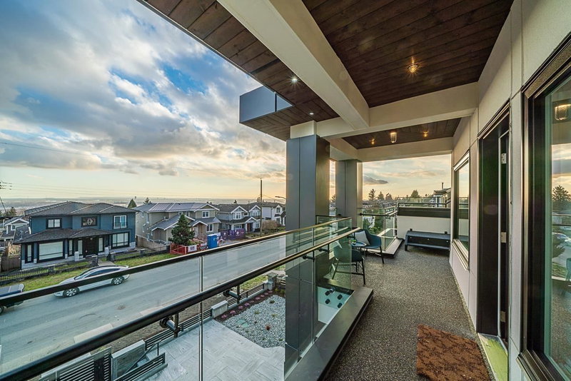 5655 Portland Street, Burnaby, V5J 2R7 | Image 2